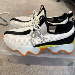 Sorel Like New Shoes